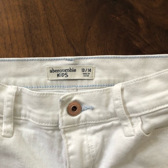 Abercrombie Kids white jean shorts size 13/14 - Picture 3 of 3